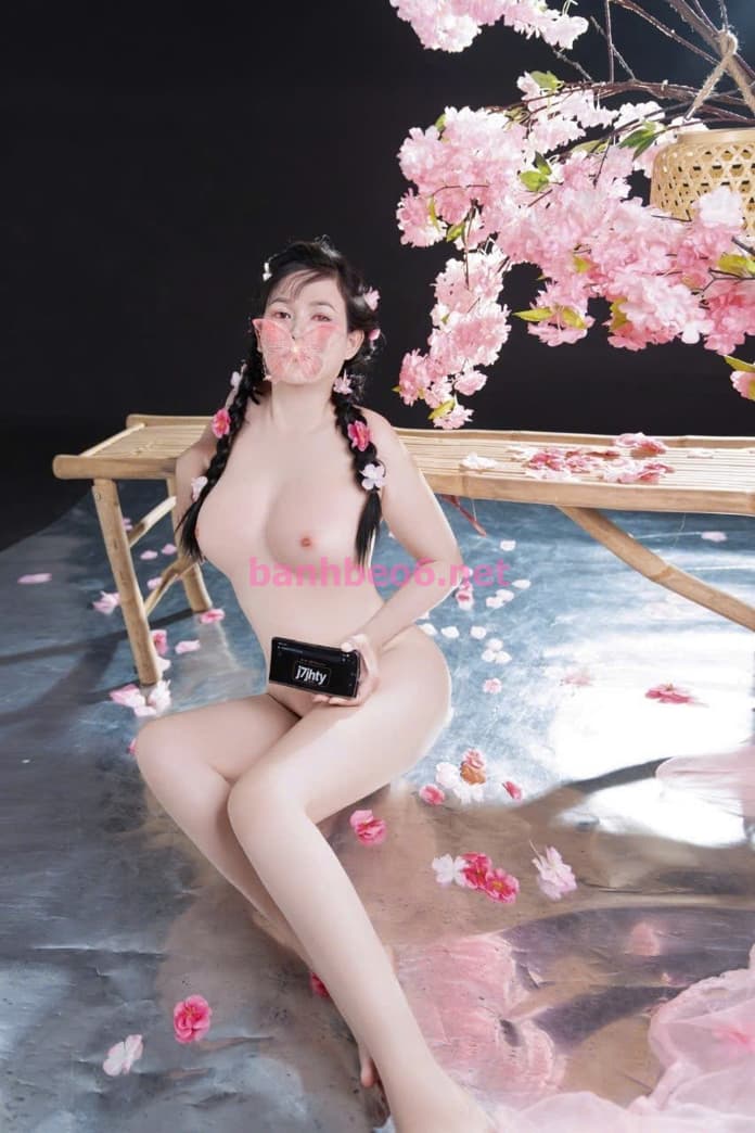 MỸ HUYỀN - EM GÁI XINH SANG MỚI ĐI LÀM, TÌNH CẢM NHƯ NGƯỜI YÊU,