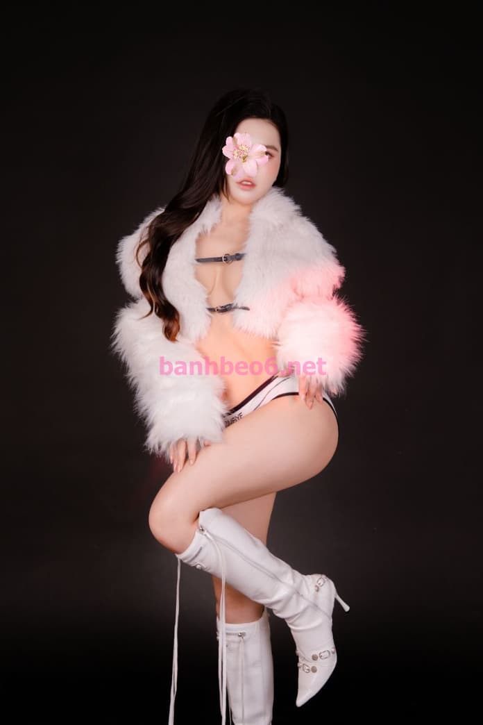 NEW HOTGIRL - DIỄM MY MÔNG BỰ DOGGY BAO PHÊ